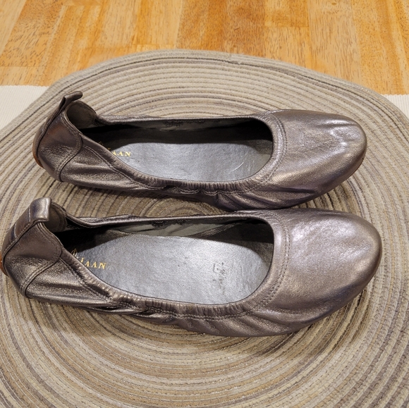 🤎EUC~COLE HAAN BALLET FLATS - Picture 1 of 5